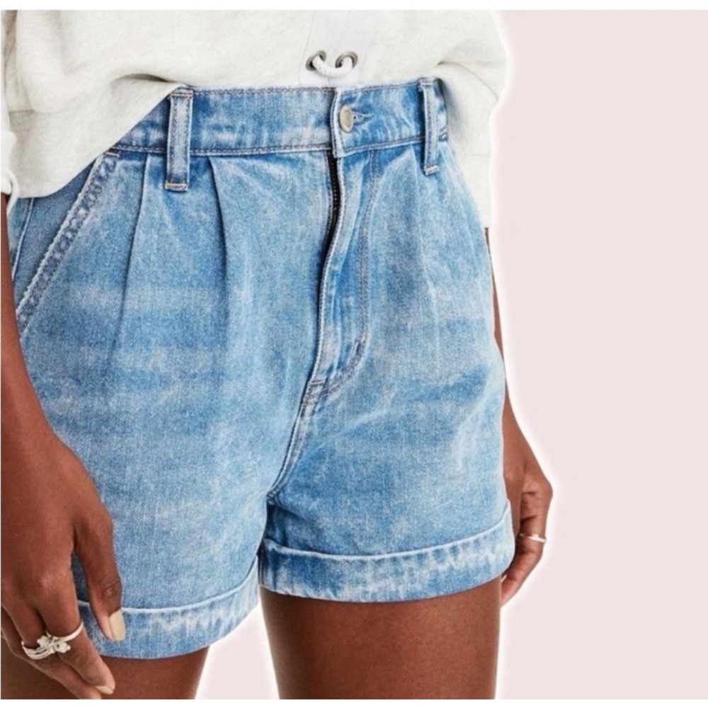 American Eagle Sz 14 High Waist Cuffed Light Washed Mom Short Denim Streetwear